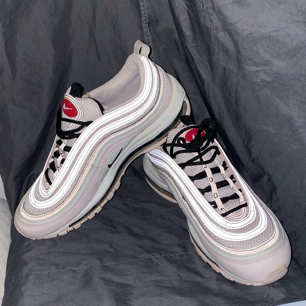 Shoes - Picture 5 of 5